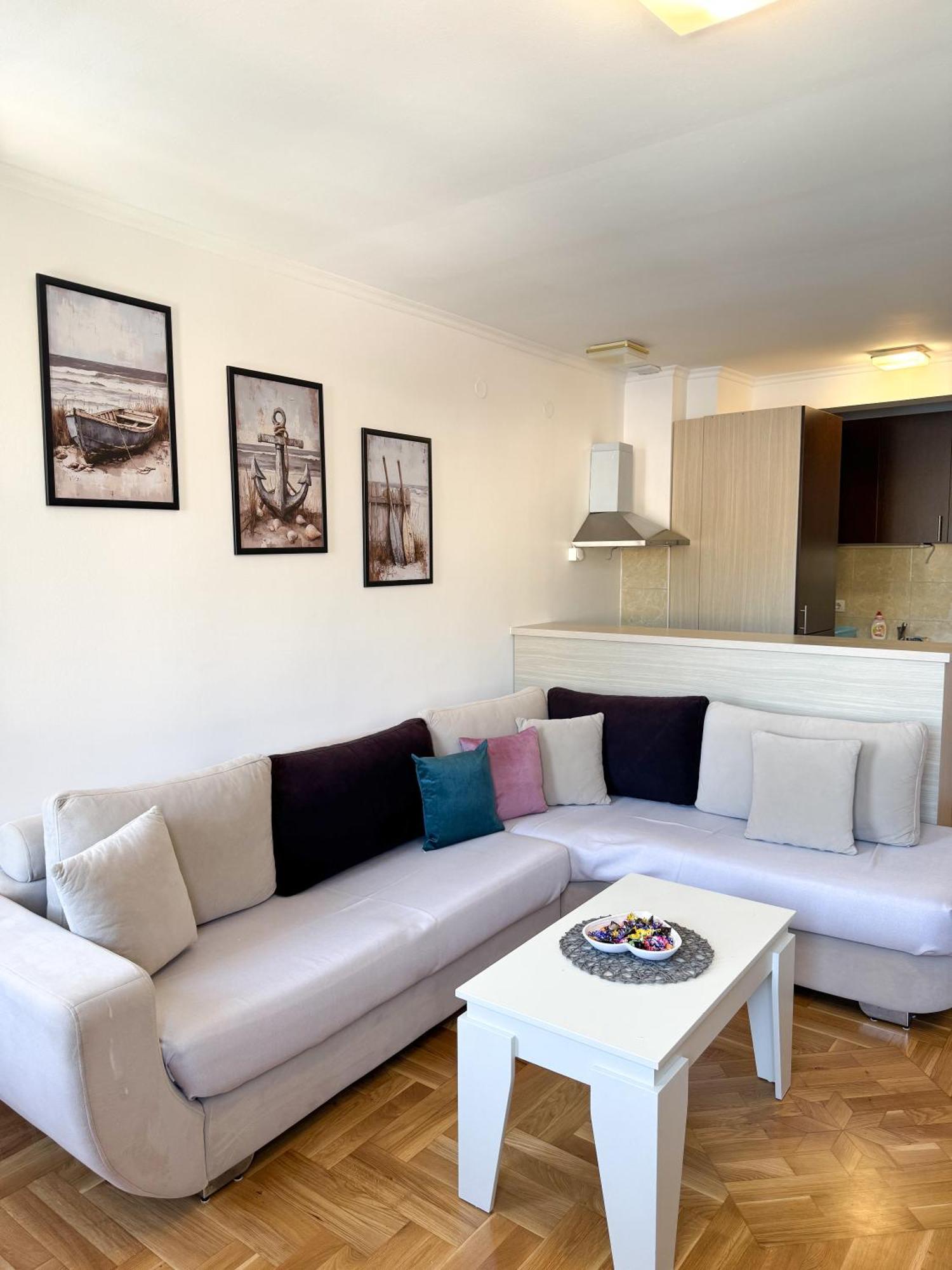 Apartments First Line Petrovac Eksteriør billede